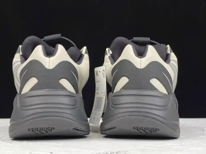Yeezy 700 Adidas Bone MNVN Boost FY3729 0518